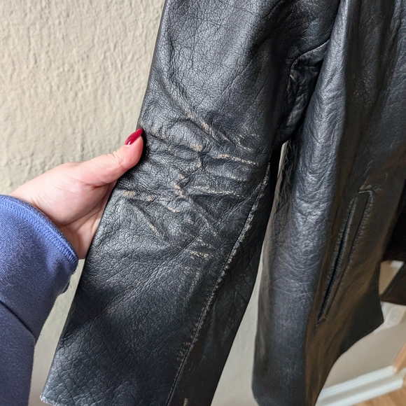 leather jacket - Picture 2 of 5